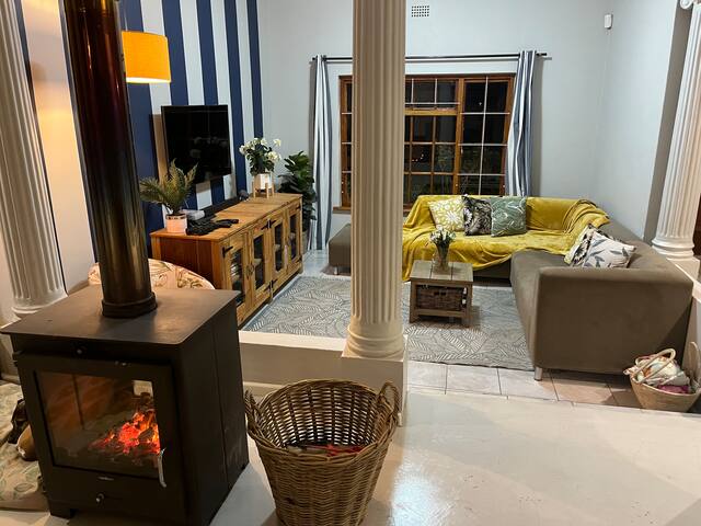 Dam Crescent @ Strand gallery image 4