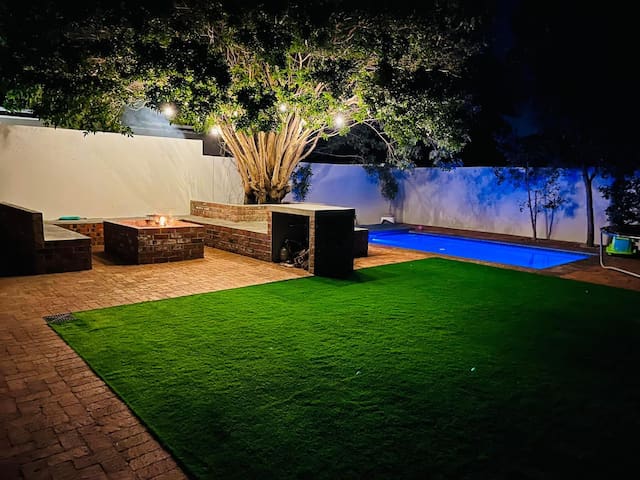 Dam Crescent @ Strand