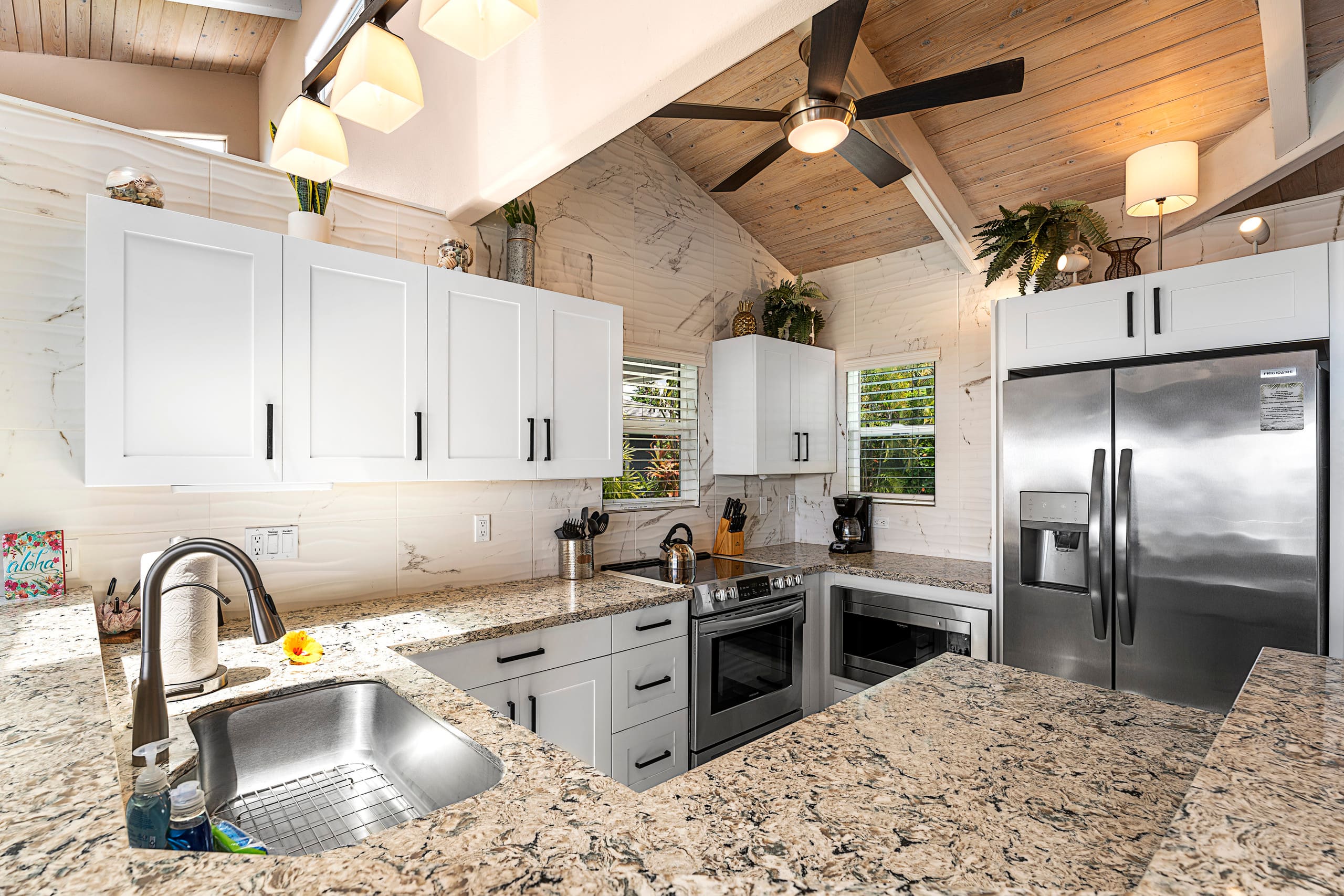 Home in Kailua-Kona · ★4.85 · 5 bedrooms · 9 beds · 3 private baths - Image 15