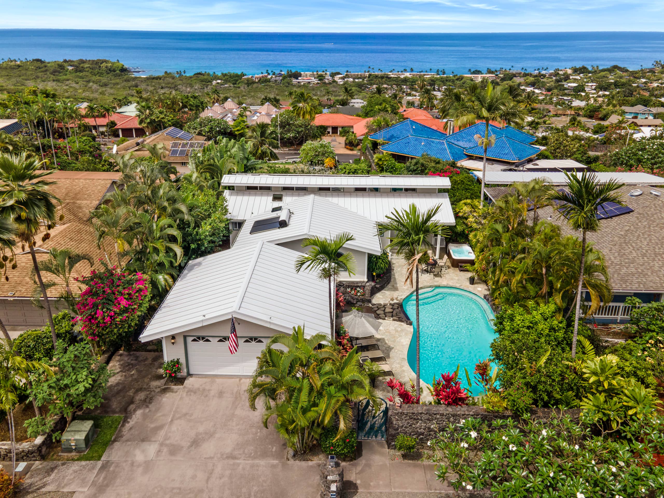 Home in Kailua-Kona · ★4.85 · 5 bedrooms · 9 beds · 3 private baths - Image 39