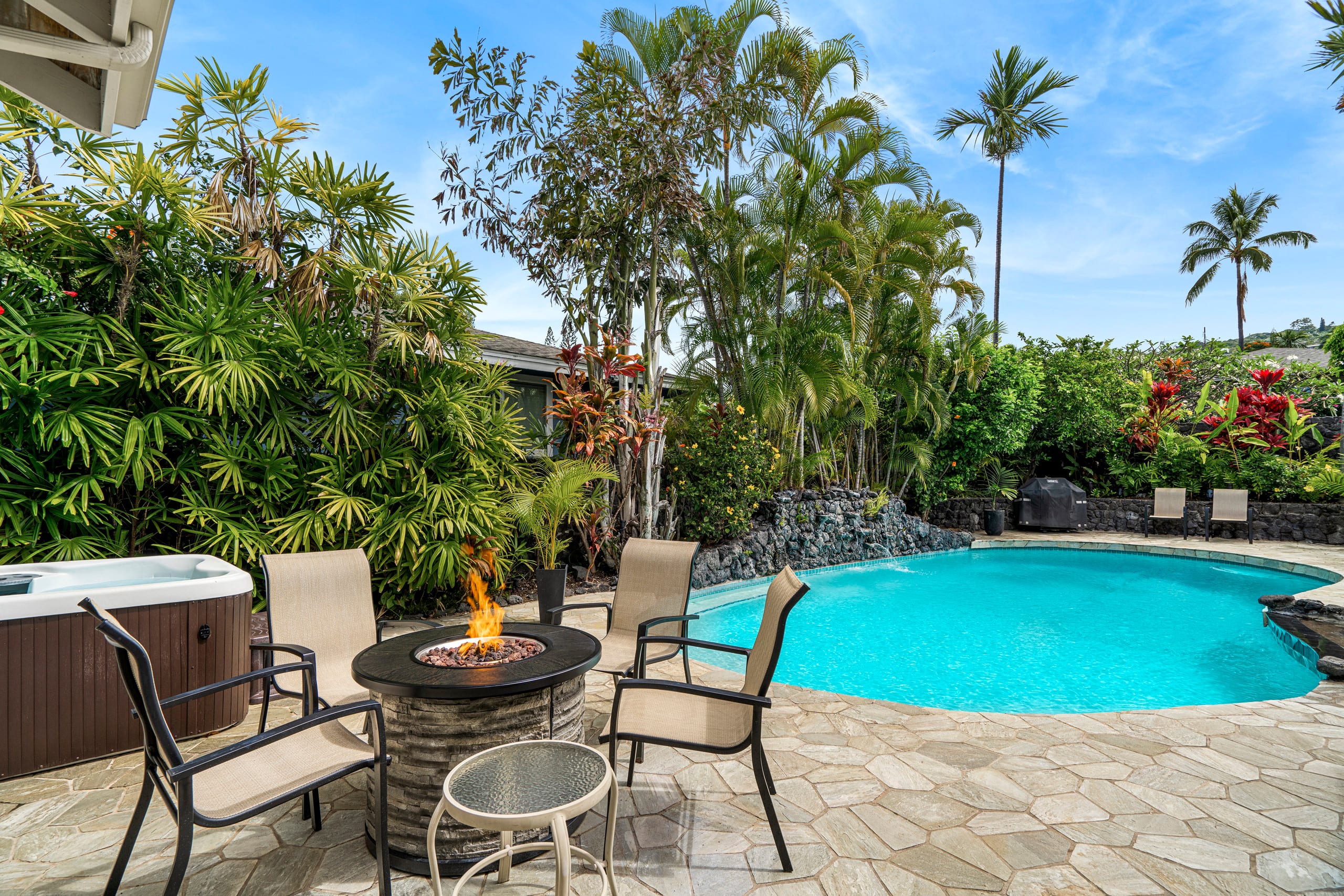 Home in Kailua-Kona · ★4.85 · 5 bedrooms · 9 beds · 3 private baths - Image 43