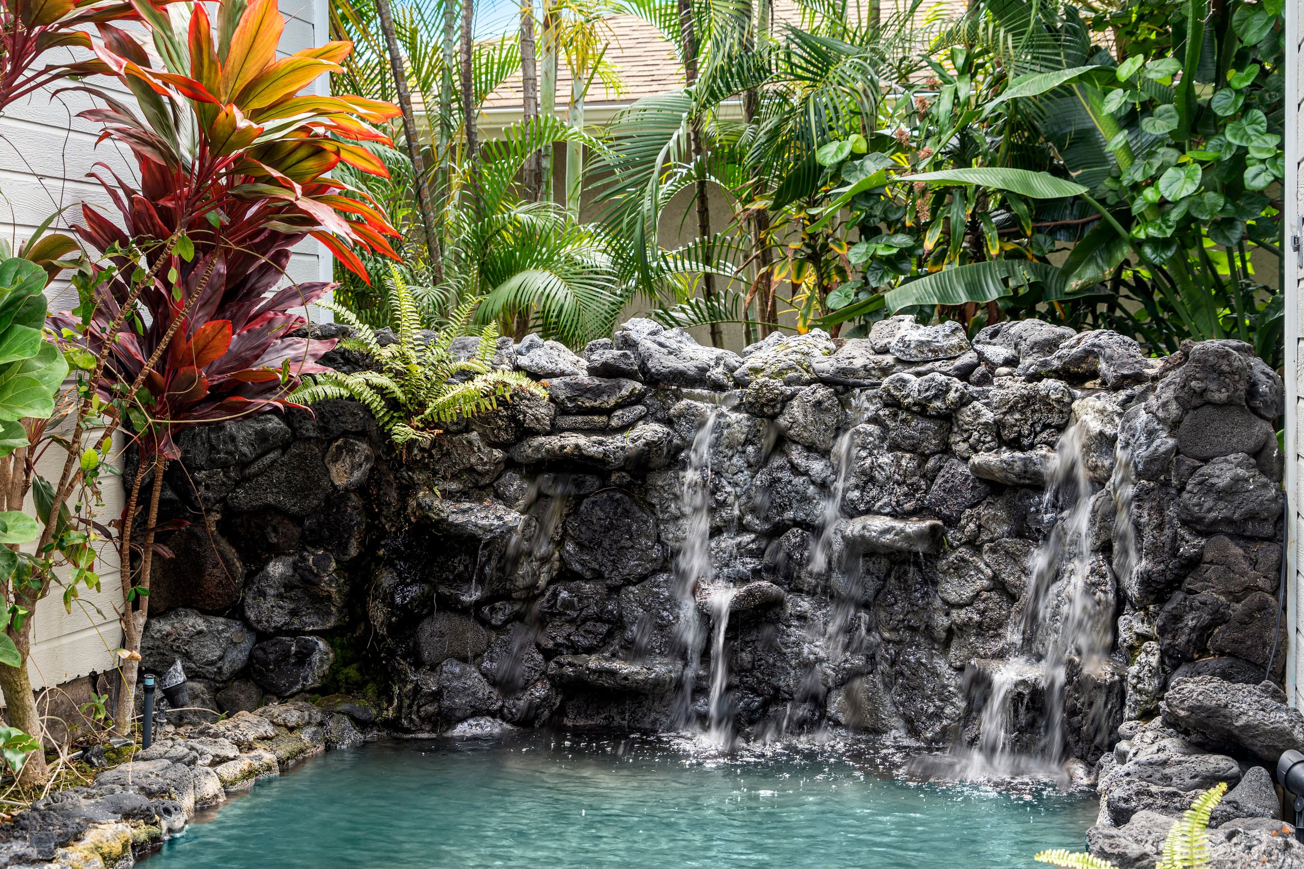 Home in Kailua-Kona · ★4.85 · 5 bedrooms · 9 beds · 3 private baths - Image 46