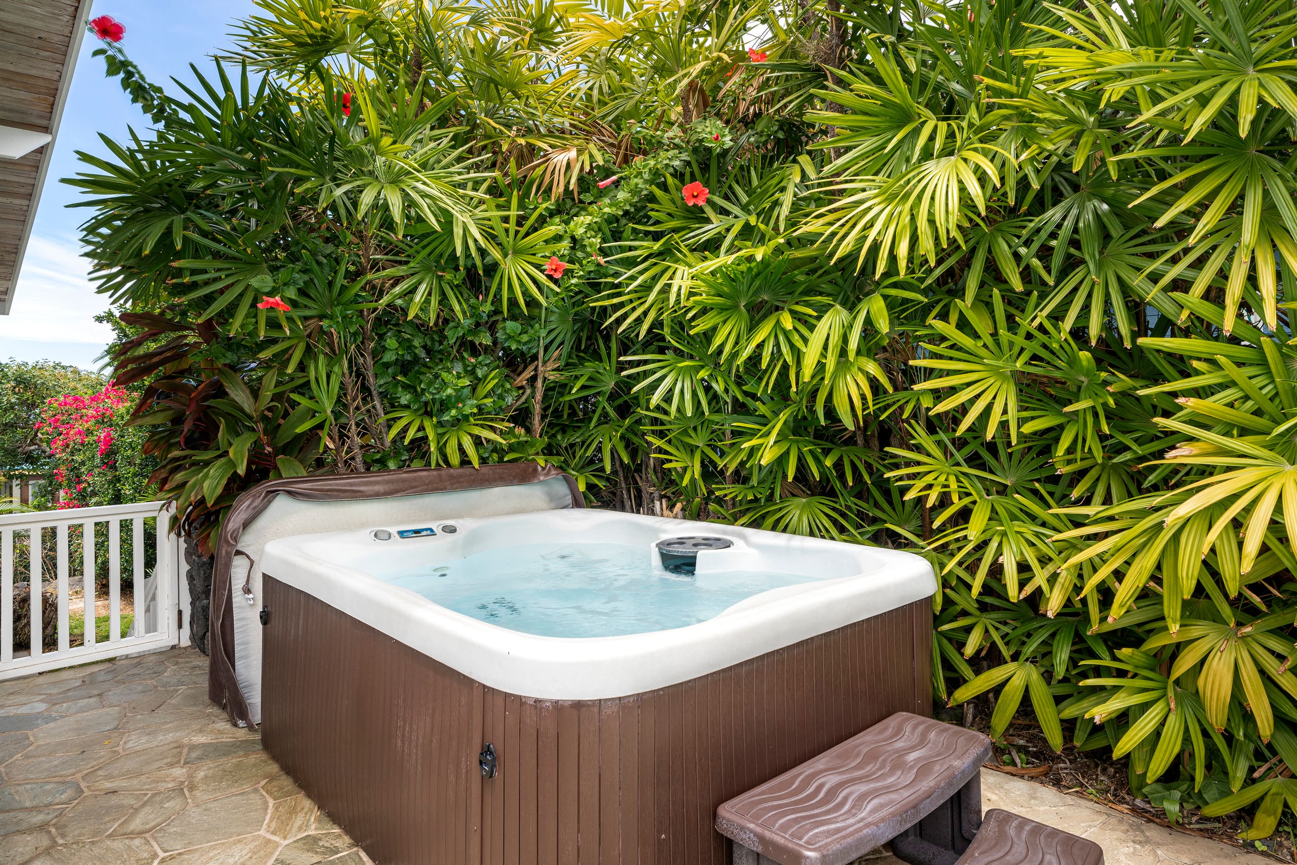 Home in Kailua-Kona · ★4.85 · 5 bedrooms · 9 beds · 3 private baths - Image 53