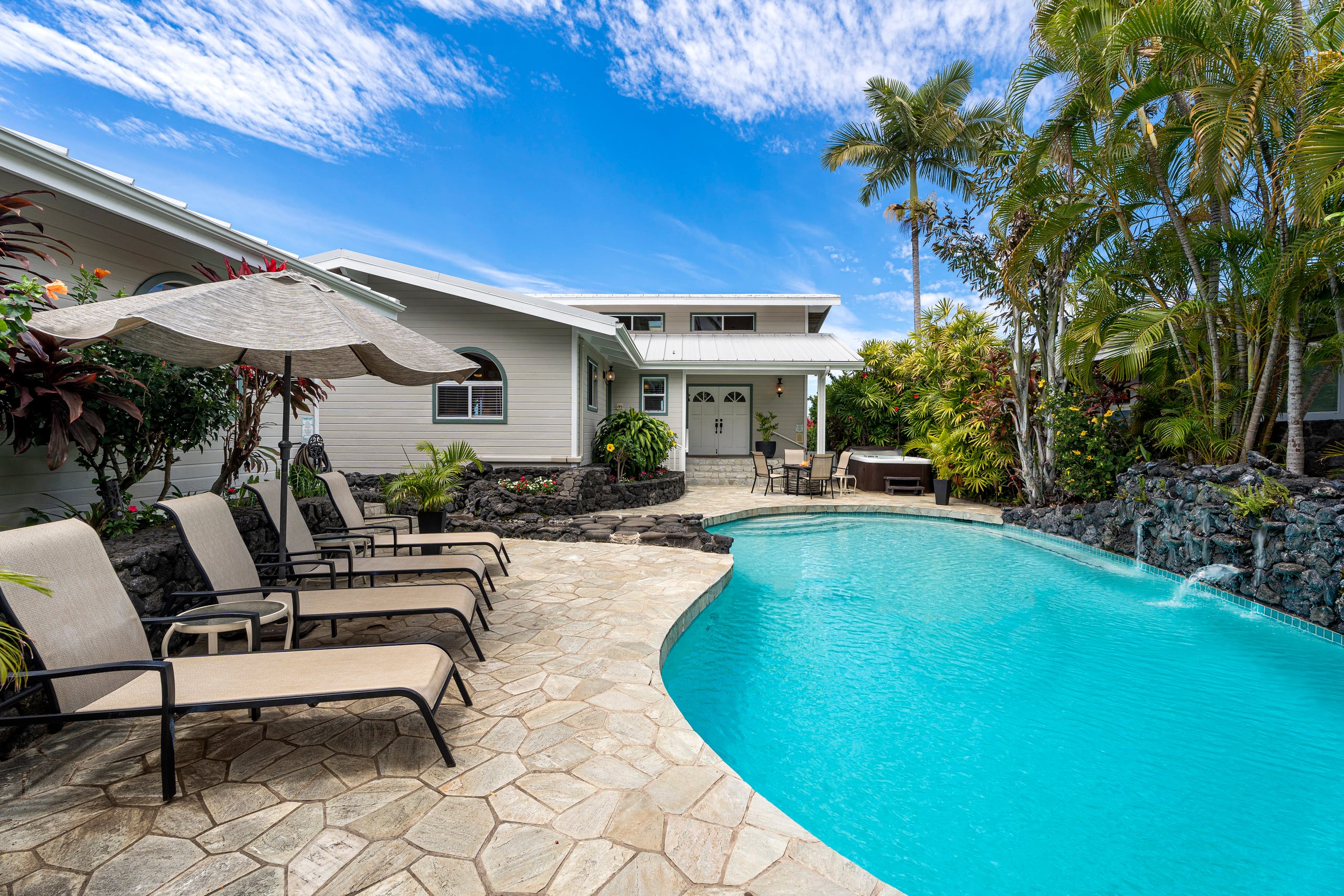 Home in Kailua-Kona · ★4.85 · 5 bedrooms · 9 beds · 3 private baths - Image 44