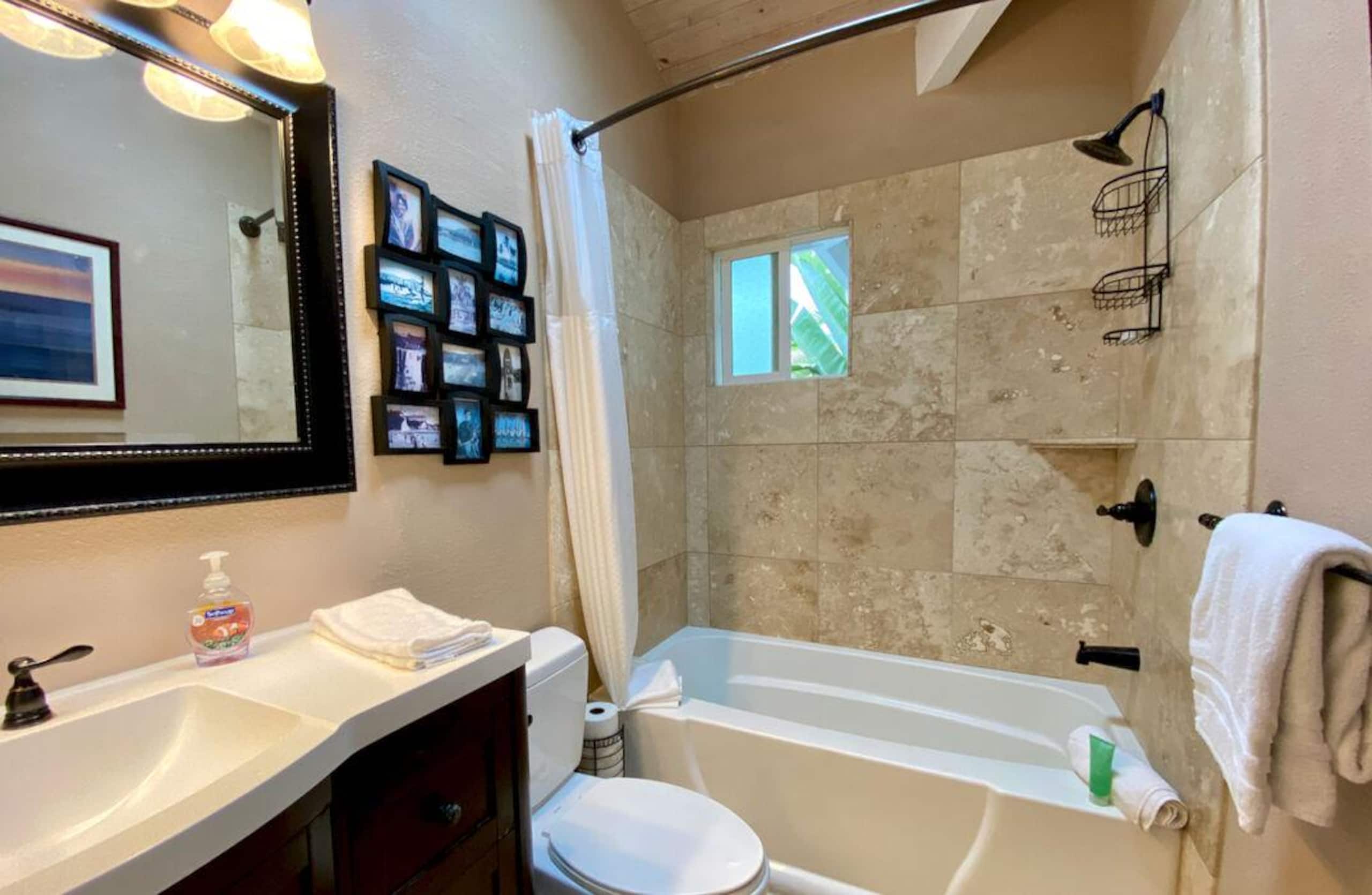 Home in Kailua-Kona · ★4.85 · 5 bedrooms · 9 beds · 3 private baths - Image 25