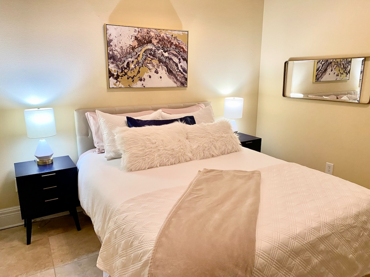 非常舒适的床和床