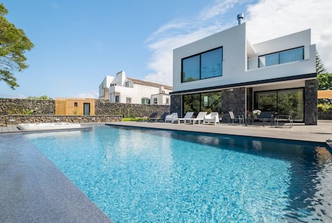 Lotus House - Heated Pool & Jacuzzi near the Beach