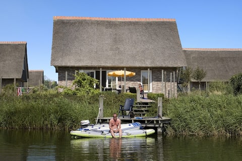 Luxury 6-person beach villa on open water
