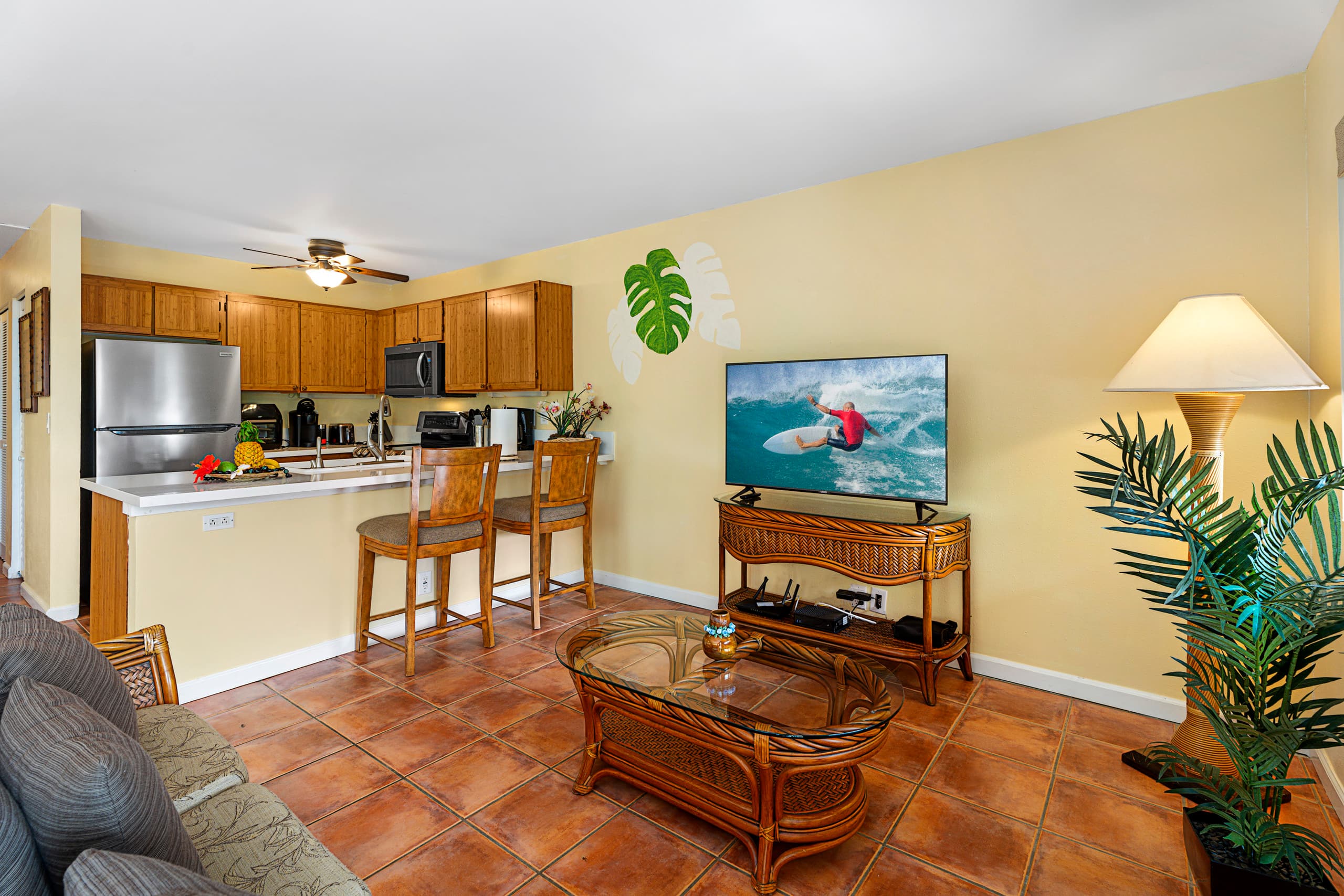 Oceanfront, 2 bed 2 bath with AC, sleeps 5-6 - Image 6
