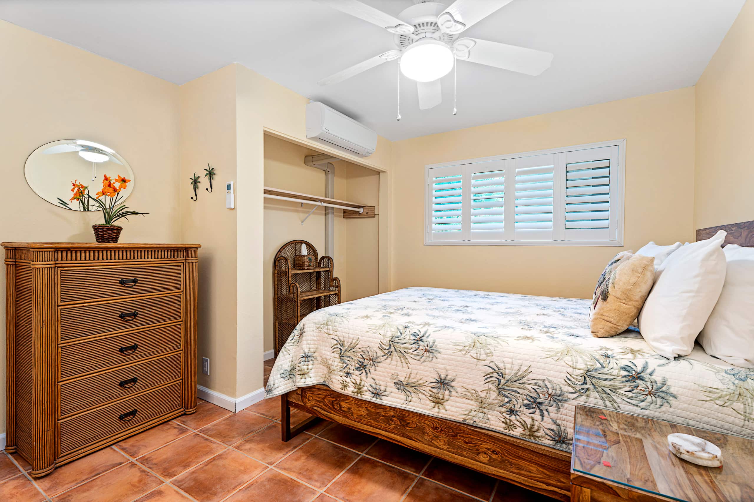 Oceanfront, 2 bed 2 bath with AC, sleeps 5-6 - Image 16