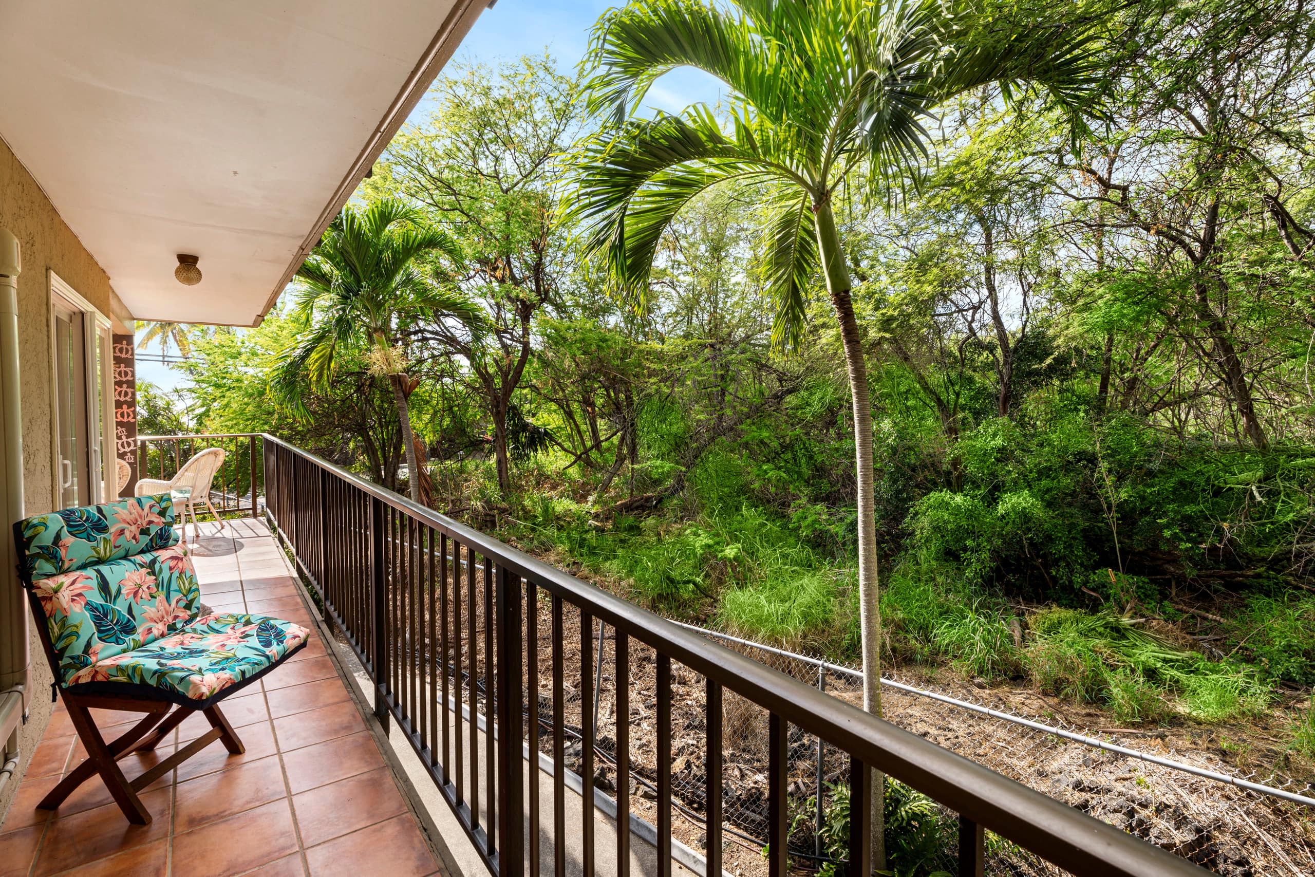 Oceanfront, 2 bed 2 bath with AC, sleeps 5-6 - Image 25