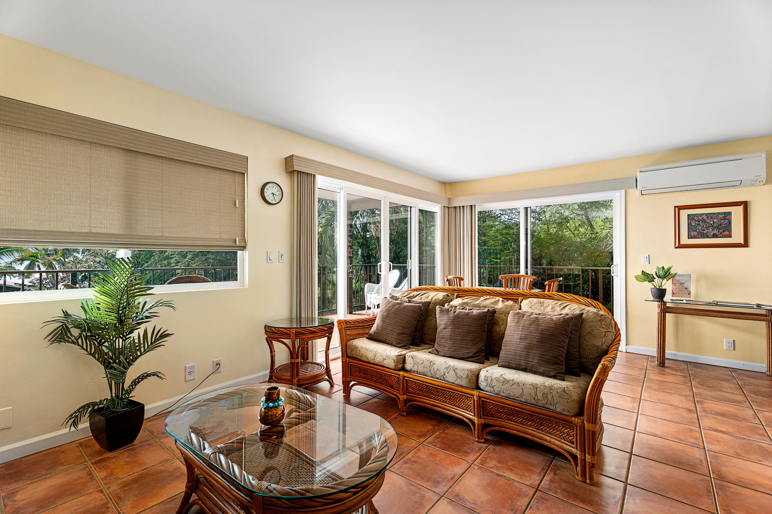 Oceanfront, 2 bed 2 bath with AC, sleeps 5-6 - Image 4