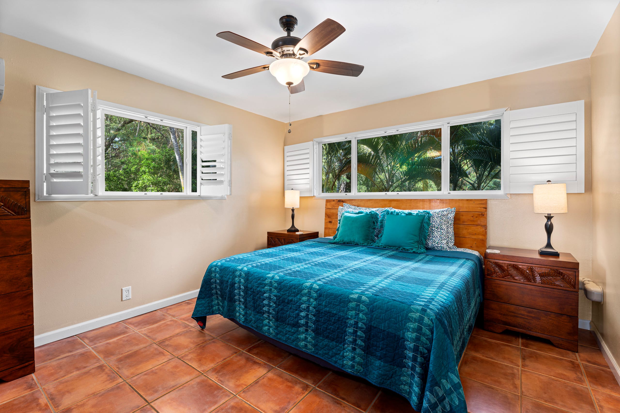 Oceanfront, 2 bed 2 bath with AC, sleeps 5-6 - Image 14