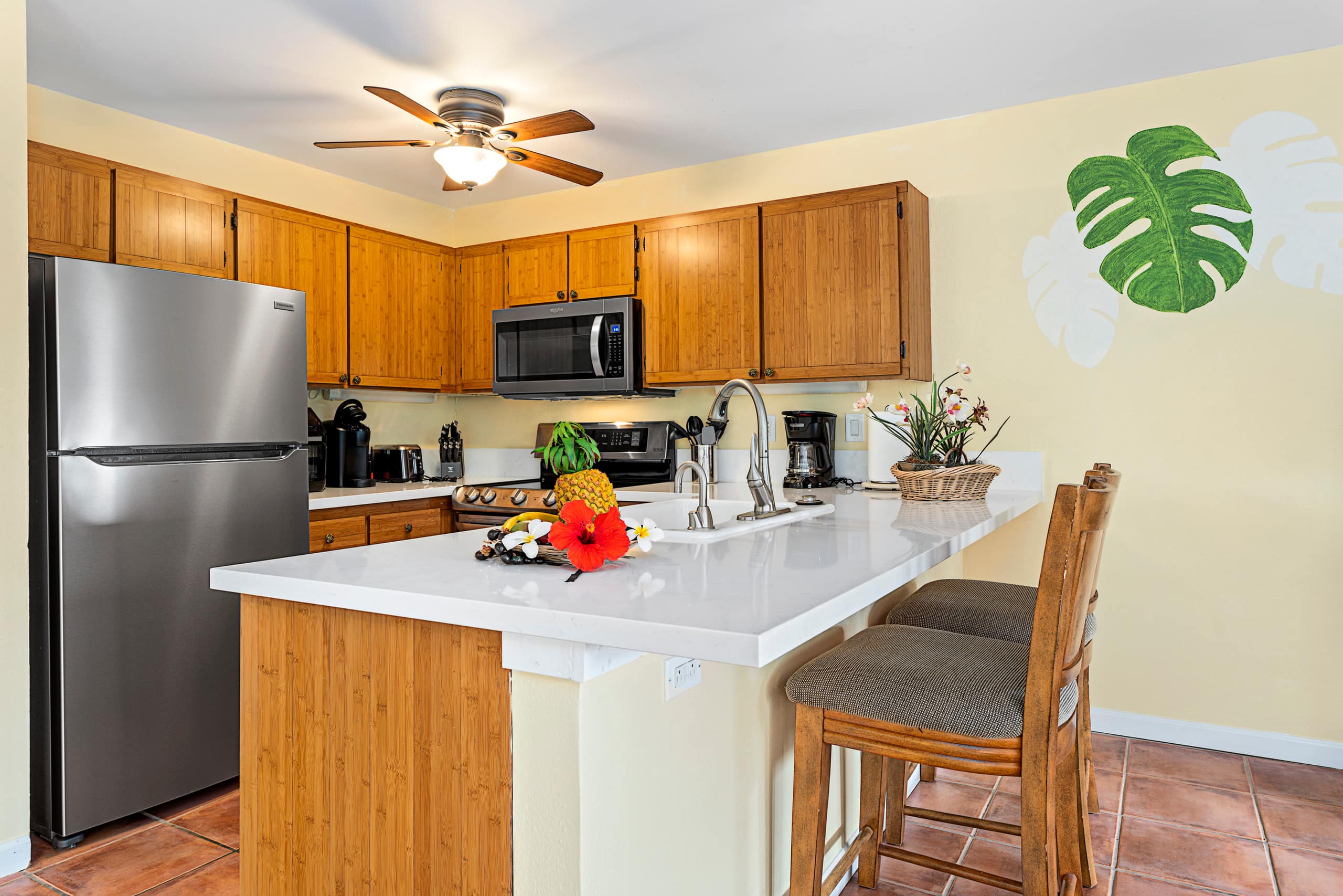 Oceanfront, 2 bed 2 bath with AC, sleeps 5-6 - Image 8
