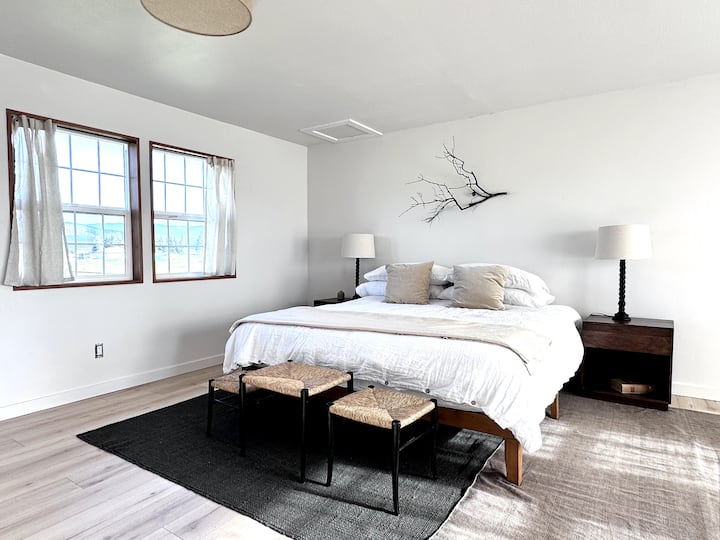 Ზემოთ მდებარე მთავარი საძინებელი