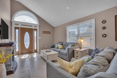 Walk to Beach & Boardwalk | Rec Room | 3 Car Park