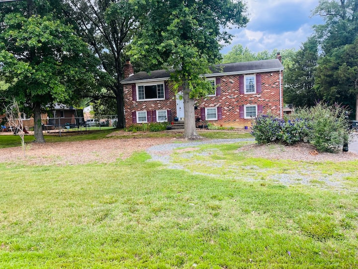 Quiet & Spacious with Parking Houses for Rent in Clinton, Maryland