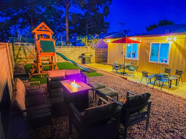 Large Family House with Game Room & Play Ground gallery image 2