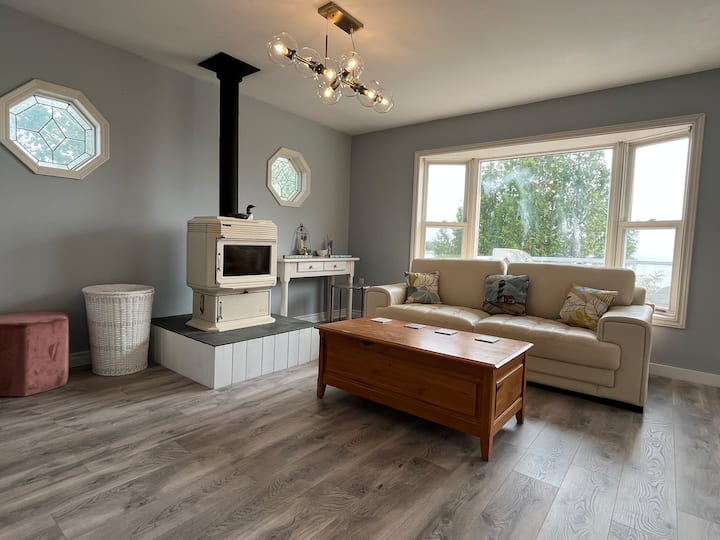 Tobermory Waterfront Cottage, Newly Renovated - Tobermory
