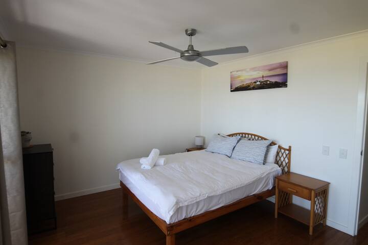 Tangaloooma Beachfront Villa 1 – Air Conditioned gallery image 3