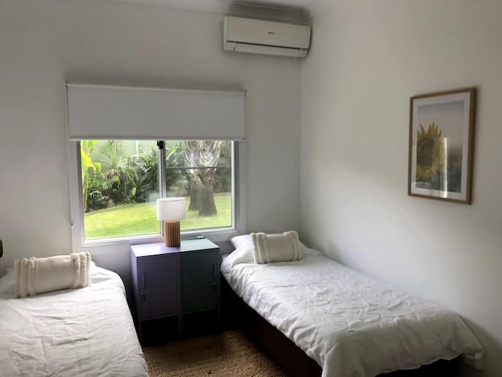 ห้องนอน 3 - เตียงเดี่ยวคิงไซส์ 2 เตียงหรือเตียงคิงไซส์เครื่องปรับอากาศ + พัดลมเพดาน 
