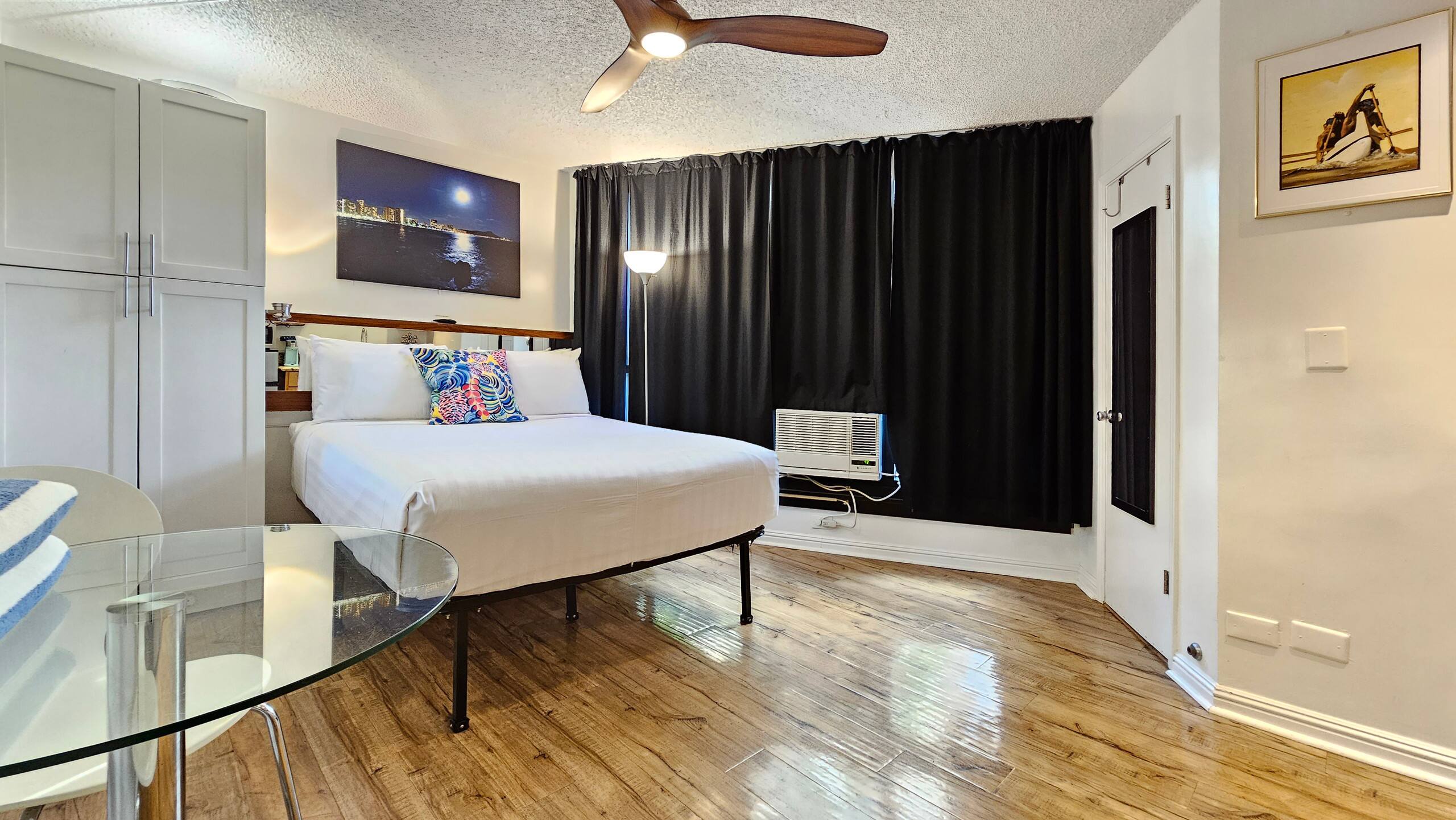 WG 317 Studio at Waikiki Grand Hotel®, Pool & A/C - Image 5