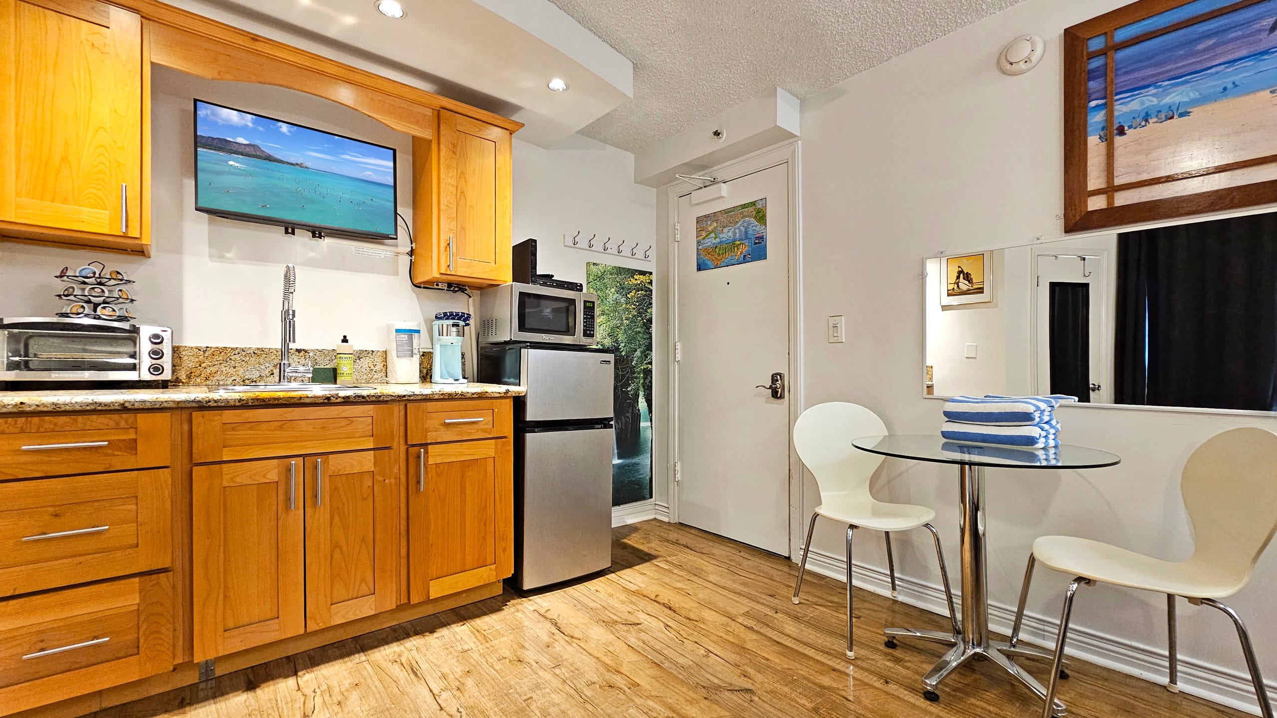 WG 317 Studio at Waikiki Grand Hotel®, Pool & A/C - Image 7