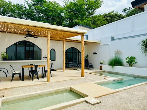 Las Guapas5, mediterranean villa with private pool