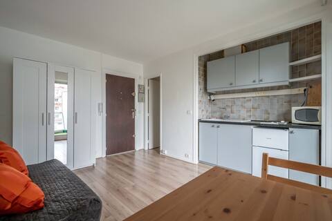 Studette 15 min from Paris  Nation secure city
