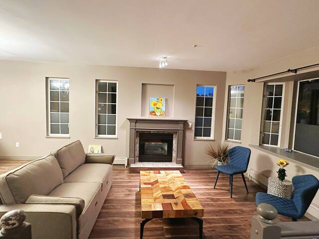 UBC forest trailhead villa ,beaches within walking gallery image 3