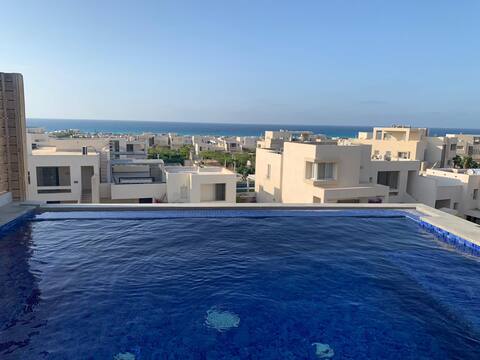 The Flamingo - Sea view penthouse with plunge pool