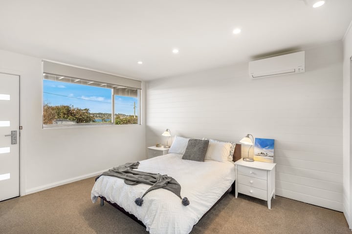 Cama 2 - cama doble, aire acondicionado de ciclo inverso + televisor inteligente