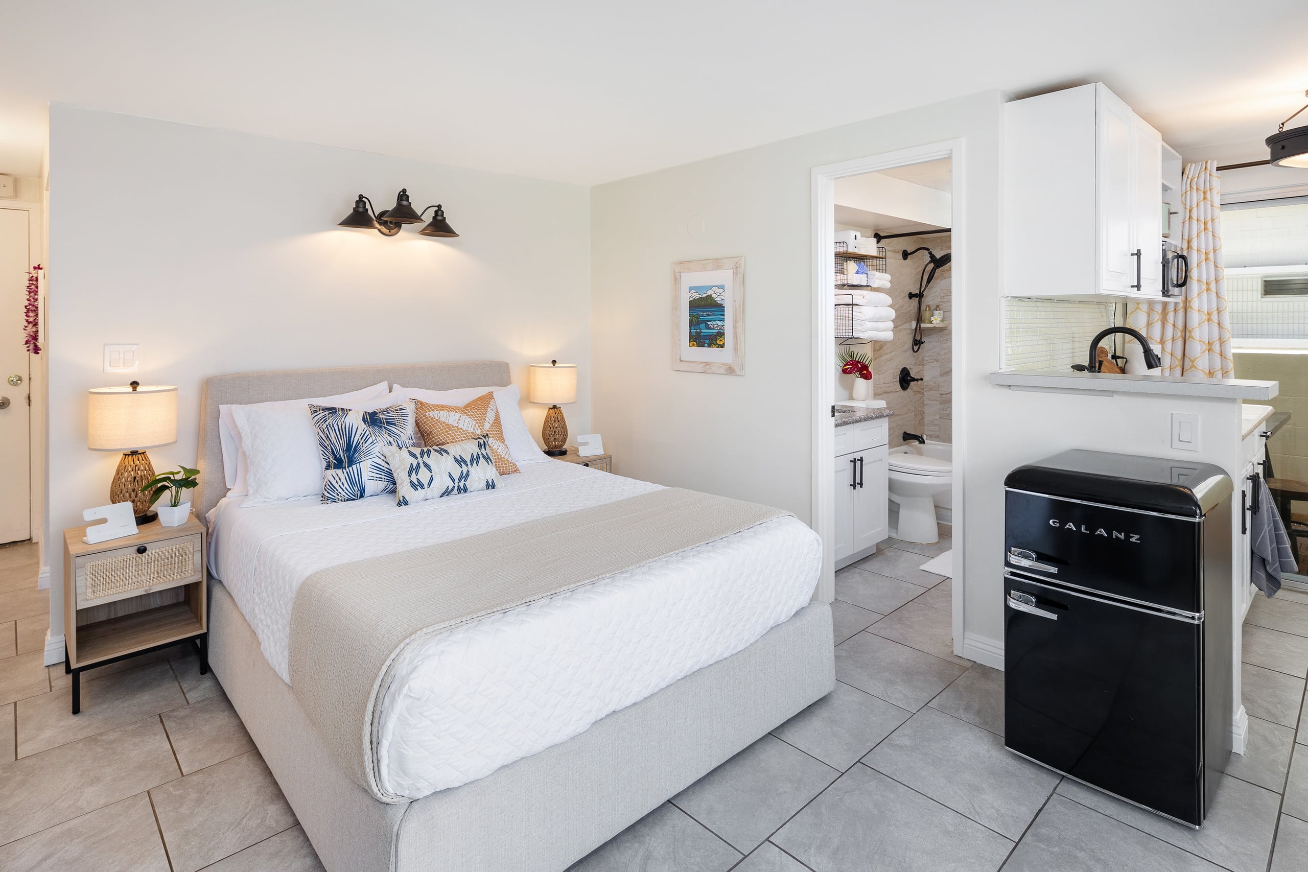 Condo in Honolulu · ★4.93 · Studio · 1 bed · 1 private bath - Image 1