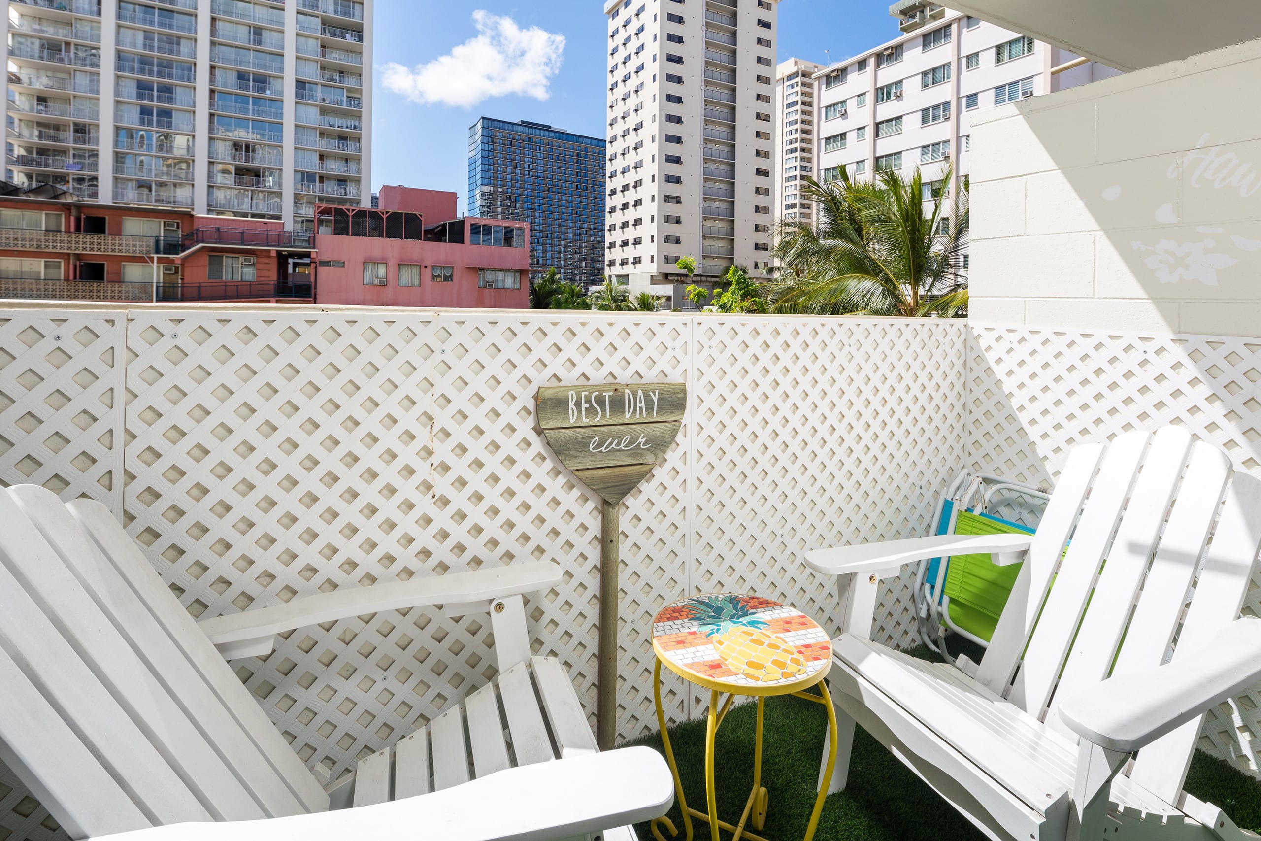 Condo in Honolulu · ★4.93 · Studio · 1 bed · 1 private bath - Image 11