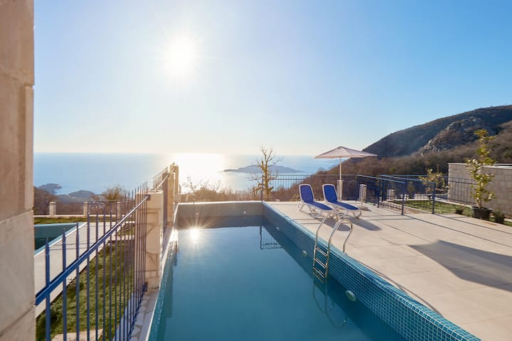Sunbreeze Delux Villa 5 - Budva