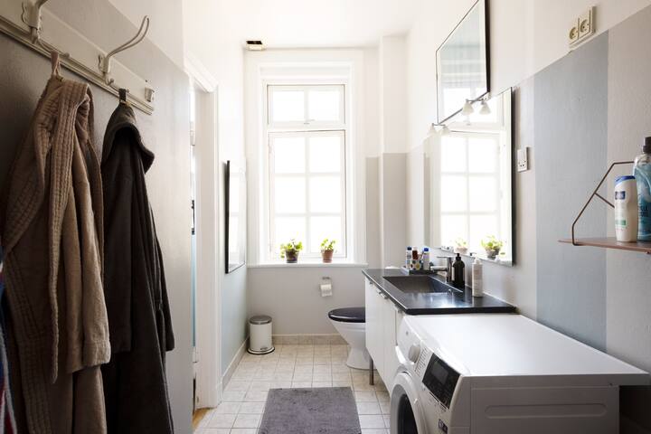 Amazing apartment next to the Metro gallery image 3