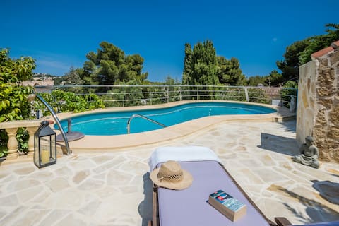 Casa Lotus Retreats: Private pool, walk to the sea