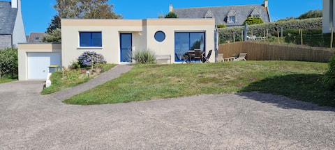 Popular Airbnb listing: Sea view house, single-story in Plouarzel