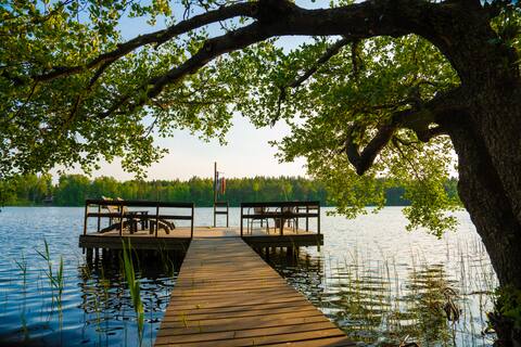 Cozy Lakefront Cabin and Sauna 30min from Airport