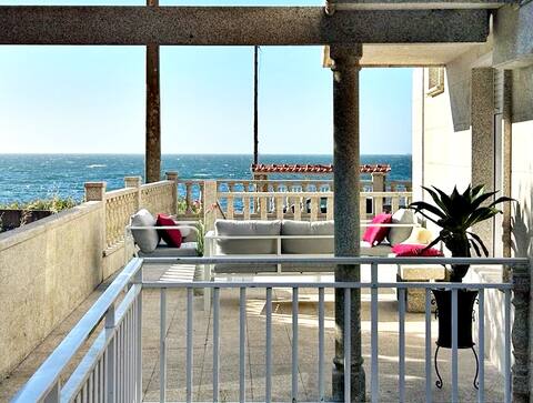 Holibai. Vila Natercia. Front of the Atlantic Ocean