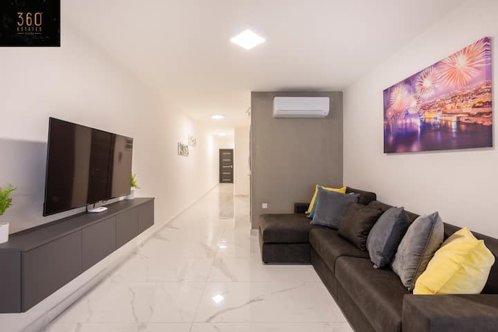 Comfortable, Perfect For Short/long Home W/wifi - Malte