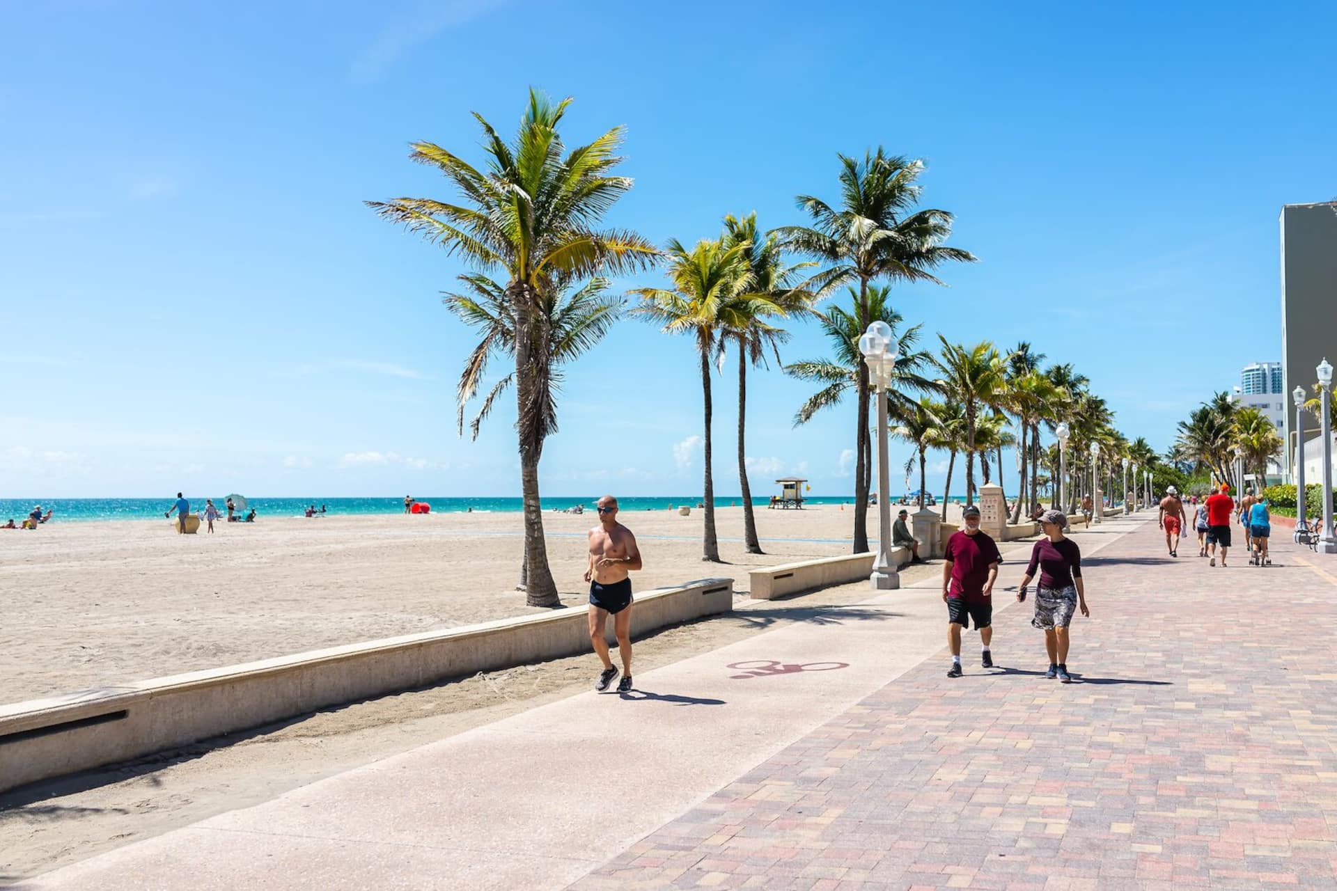 Spacious 2 bedroom Getaway in Hallandale Beach