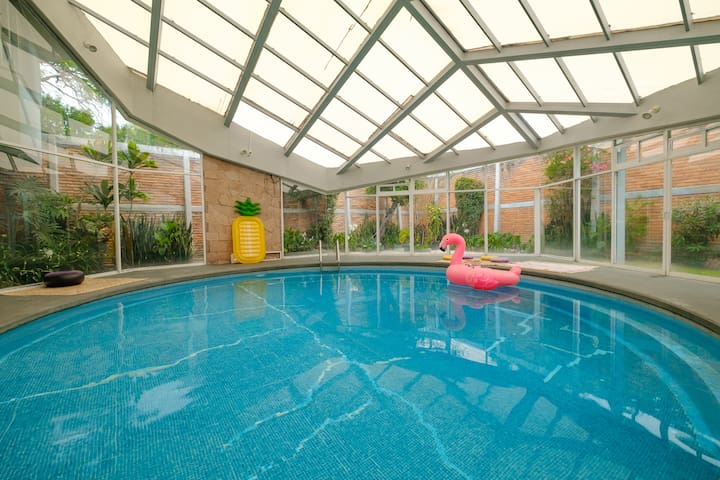 Oasis Pool House – 4BR, Next to Roma Sur