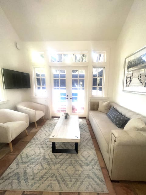 Gorgeous Guesthouse in Woodside, 2 Bedroom + Loft
