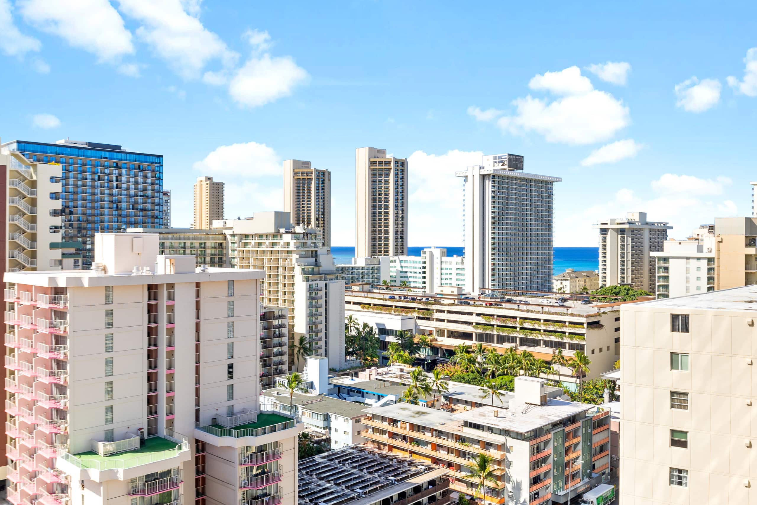 Waikiki Seaside Luxury King Condo with Balcony - Image 22