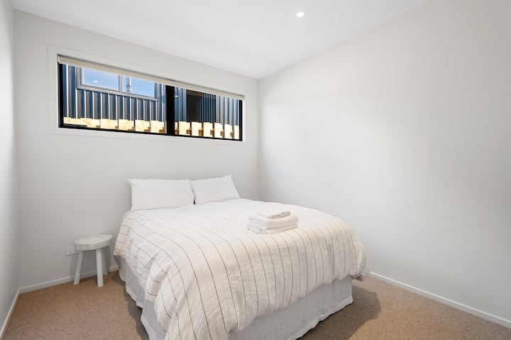 La deuxième chambre dispose également d'un lit Queen très confortable et cosy.