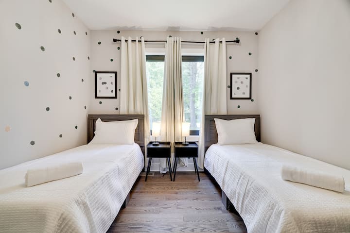Bedroom # 2 - Two twin beds