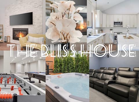 Poconos Luxury Retreat: Theater,Hot Tub,Game Room