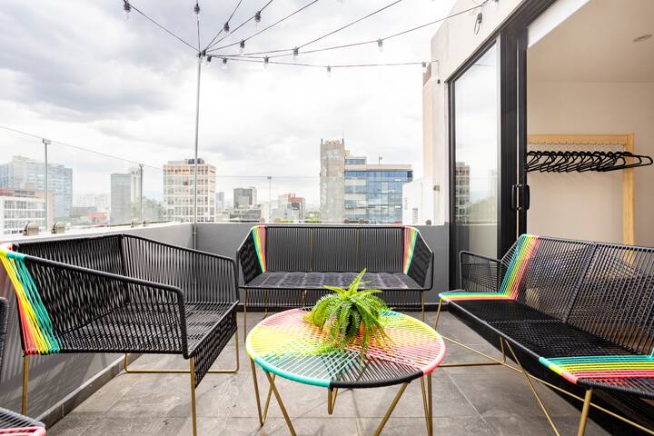 Premium Penthouse with Scenic Sunsets gallery image 3