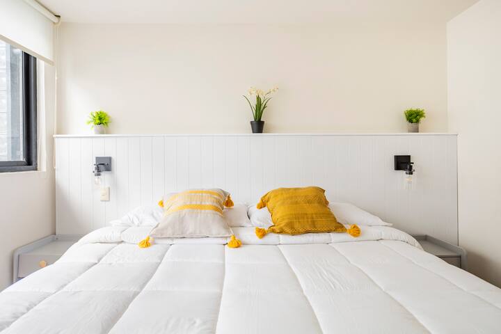 Premium Penthouse with Scenic Sunsets gallery image 4